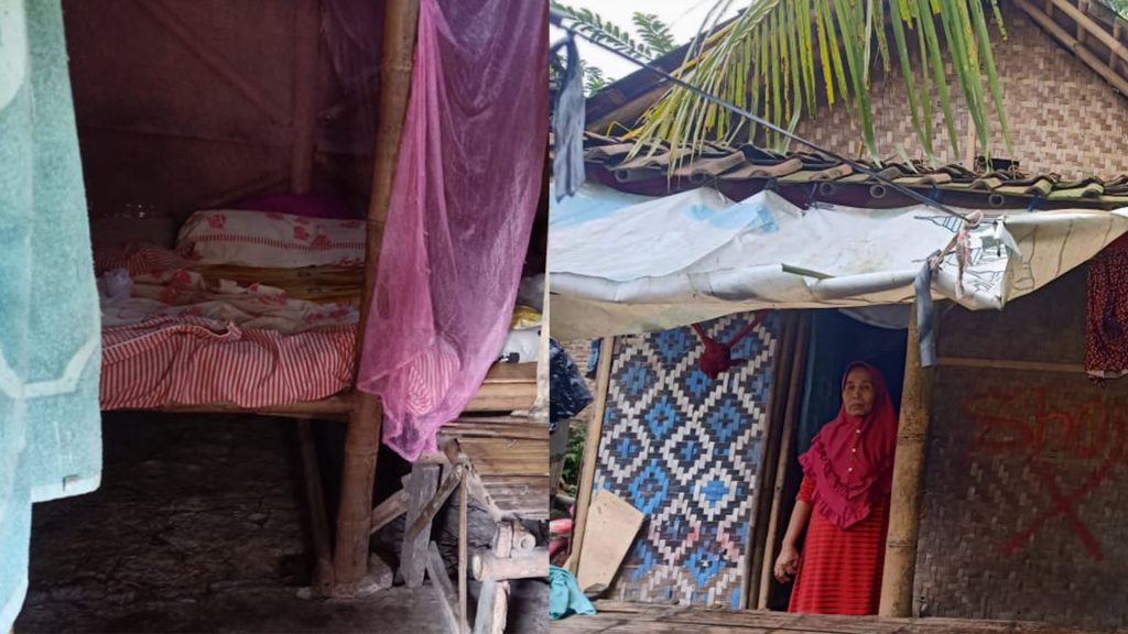 Ibu Narmah, warga Pamarayan Serang berfoto di depan rumahnya sebelum dibangun ulang oleh Kopsyah BMI.